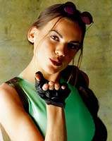 Hier einige Bilder der Lara Croft Darstellerinen : Nell McAndrew, ...